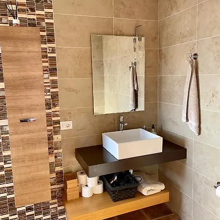 Villa Consuelo - Quiet Location Close To