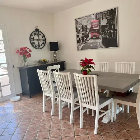 Consuelo - Quiet Location Close To Villa *