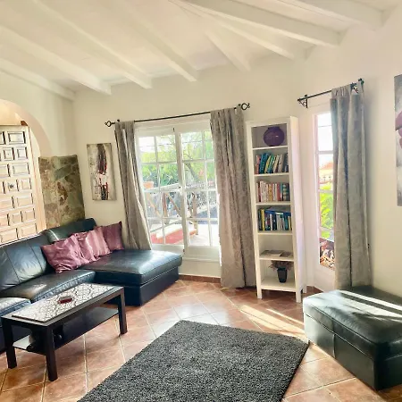 Consuelo - Quiet Location Close To * Buzanada