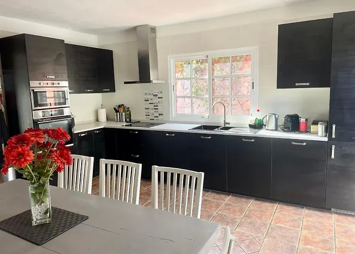 Consuelo - Quiet Location Close To