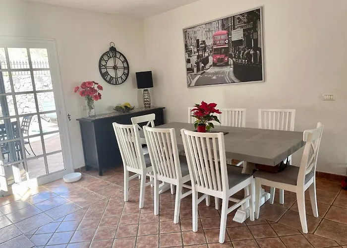 Consuelo - Quiet Location Close To Villa *