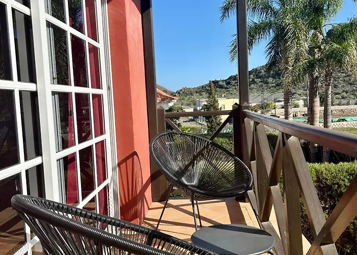 Villa Consuelo - Quiet Location Close To Buzanada