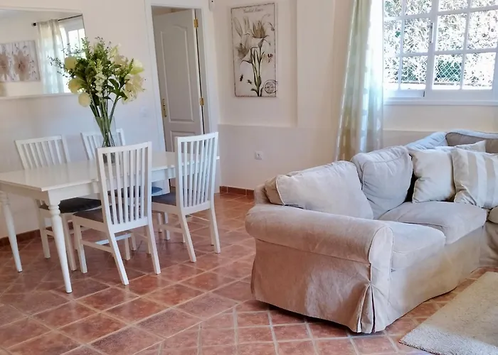 Consuelo - Quiet Location Close To Buzanada